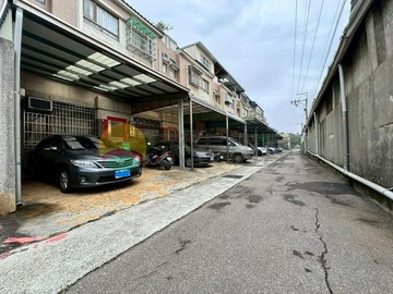 清泉崗前院停車透天｜台中市沙鹿區忠貞路