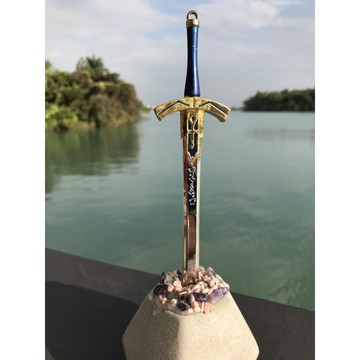 石中劍之黃金聖劍拆信刀(無鞘版)--石中寶劍象徵鎮妖除魔防小人.辦公室必備(台灣在地文創)