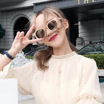 白色框墨鏡女ins同款網紅街拍小臉款小框小號V太陽鏡近視眼鏡GM U