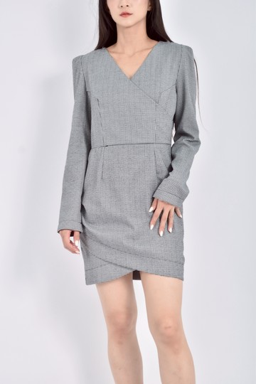 (S) han queen長袖V領格紋黑色洋裝