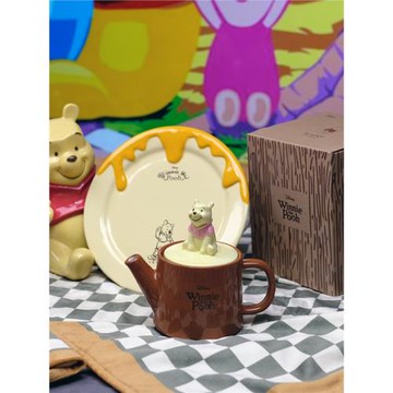 日本噗噗維尼熊蜂蜜八寸餐盤立體卡通甜品盤茶壺馬克杯咖啡杯對杯