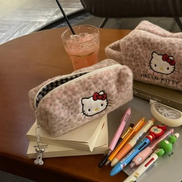kitty筆袋 hellokitty筆袋新款豹紋高顏值大容量毛絨初高中化妝包學生收納袋