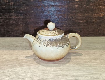 柴燒手拉坯茶壺-鶯歌李玟叡