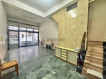 瑞隆商圈正街無夾層優質騎樓透天店住｜高雄市前鎮區瑞祥街