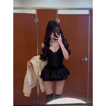 微胖辣妹風黑色蕾絲魚骨吊帶上衣女春夏純欲性感蓬蓬a字半裙套裝