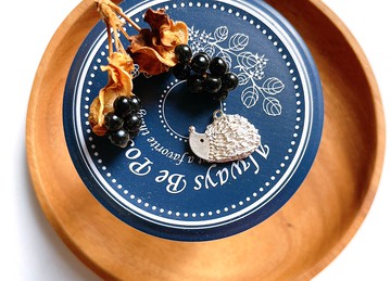 純銀**圖畫系列= 白刺蝟/黑刺蝟 /16~18吋純銀鍊** 純手作