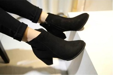 秋磨砂英倫尖頭短筒馬丁靴女短靴高跟女粗跟女鞋子  瑪麗蘇