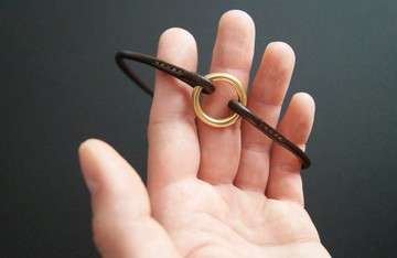 圓形皮革狗牌項圈 - 薄、輕、優雅、堅固的實心皮革