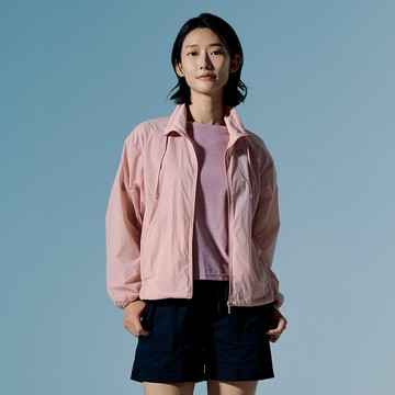 ADISI 女輕肌感超撥水抗風透氣抗UV外套 AJ2611078 霜粉 (M-L)｜UPF30+ 輕量 彈性 防潑水 立領外套