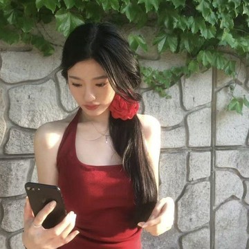 9374 位熟客回訪😌加大碼帶胸墊純欲辣妹U領掛脖吊帶背心內搭外穿修身顯瘦上衣胖MMFB5R