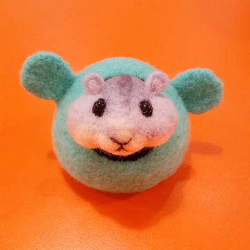 探出頭的銀狐鼠-羊毛氈 鑰匙圈、吊飾、擺飾