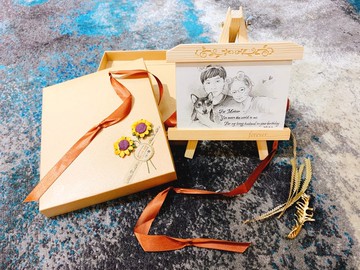 客製化插畫素描肖像 + 訂製畫架框 (橫式) | 訂製 素描 插畫 手繪