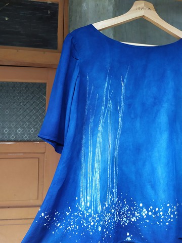 自在染isvara 手工藍染 蠟染 縲縈上衣 共生系列 忘憂森林