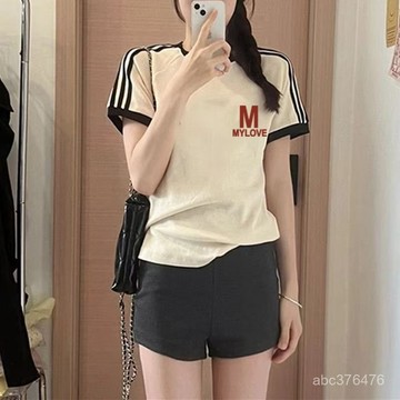 正肩T恤女 三条杠 杏色 修身 短袖 纯欲风 显瘦 遮肉 夏季 簡約小圖 百搭上衣