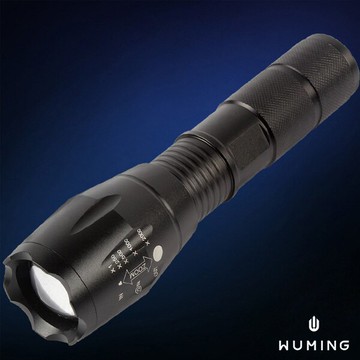 可充電 伸縮 強光 手電筒 變焦 LED 緊急照明 防塵 防水 露營 登山 戶外 軍用 家用 『無名』 N08100