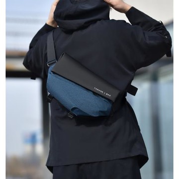 斜挎包男潮牌大容量機車單肩包時尚機能磁吸扣騎行運動郵差包胸包