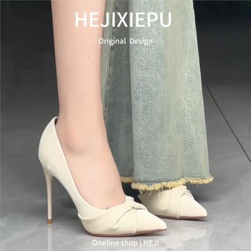 2025秋季淑女風褶皺米色淺口高跟鞋優雅氣質名媛尖頭禮服細跟單鞋