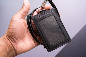 掛頸證件套 員工證 簡約 手工製作【自由拼色加刻字 可客製】黑色