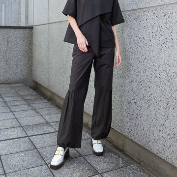 游離抽繩泡襬小喇叭褲