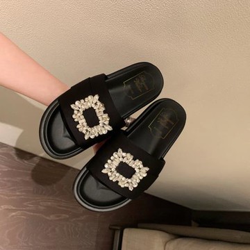 香港2025年夏季水鉆方扣拖鞋外穿女厚底黑色百搭平底涼拖鞋一字拖