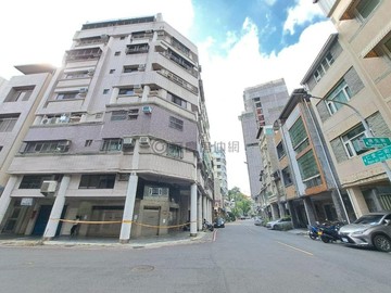雄商新興國小大面寬三角窗1+夾金店面｜高雄市新興區仁愛二街