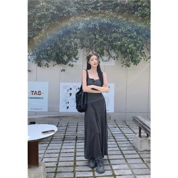 高個子加長灰色吊帶背心裙女2025夏季新款氣質修身顯瘦極簡連衣裙