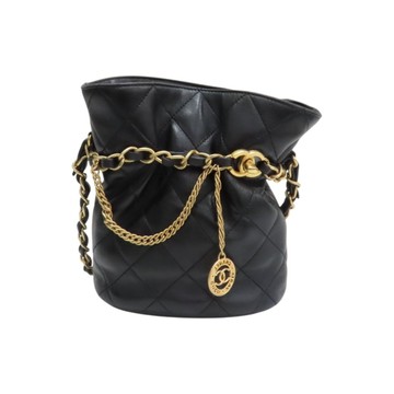 CHANEL 香奈兒 黑色 菱格紋 羊皮 CC Turnlock Medallion 金幣水桶包 肩背包 AS4002 【二手名牌BRAND OFF】