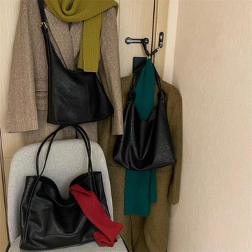 芥末小妹高級黑大容量軟皮托特包2023新款ins小眾黑色實用單肩包