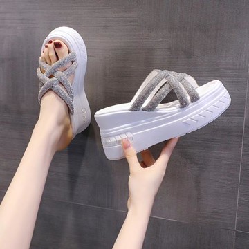 高跟拖鞋女夏外穿2025年新款網紅水鉆坡跟松糕厚底仙女風一字涼拖