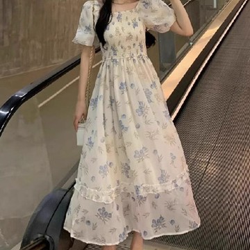 2026年高級感短袖泡泡袖法式方領連衣裙女夏季新款甜美溫柔風長裙