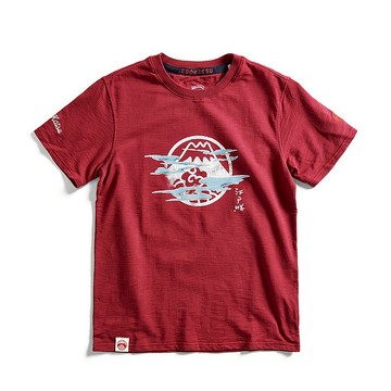 江戶勝 日系 男裝 富士朱印雲海印花短袖T恤(朱紅色) #上衣