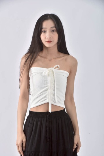 (S) 質感掛脖白色上衣