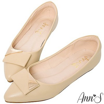 Ann’S平日禮儀-設計感方扣尖頭平底包鞋-杏