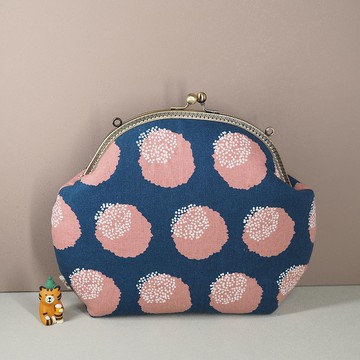 【草莓大福】復古金屬口金包 #包包 #可愛 #日式 #情人 #