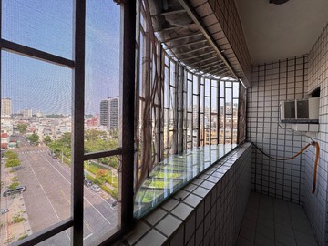 陽明國中面公園第一排|大三房雙平車學區宅｜高雄市三民區黃興路