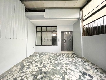 市民大道旁8米活路車庫透天近新光黃昏市場｜台中市太平區宜安街