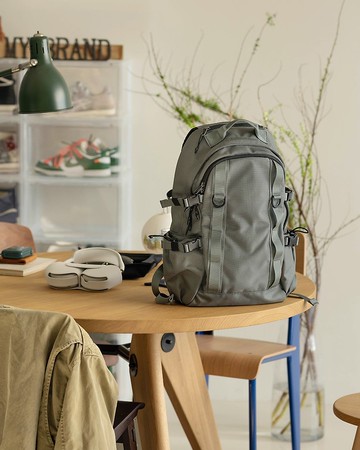 彈道尼龍銀灰色街頭潮流雙肩包 戶外運動背包 超出片的旅行背包