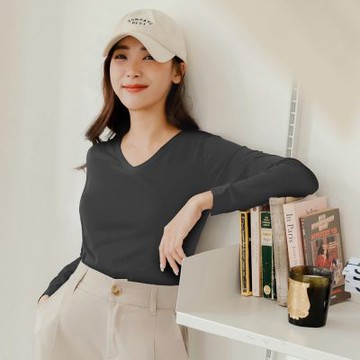 OB嚴選-小V臉多色棉質V領合身短版長袖上衣《AB17798-》