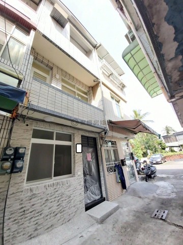 高醫鼎山商圈河畔公園旁翻新透天｜高雄市三民區孝順街