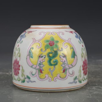 大清乾隆粉彩草龍水盂擺飾