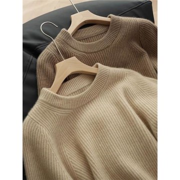 秋裝2025年軟糯羊絨純色毛衣基礎款圓領針織衫女百搭浣熊絨上衣