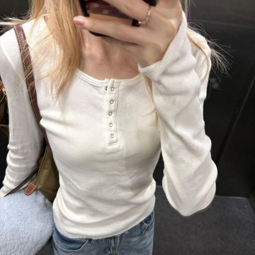 ♡ 𝑪𝒉𝒊𝒄 𝒖 ♡穿不膩!!【亨利領】韓系校園風長袖t恤女INS超火秋冬顯瘦百搭打底