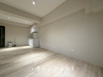 清新奶油風低總價兩房-有電梯-有管理員-有回收室｜台中市中區三民路二段