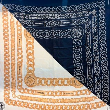 展示品 近全新CHANEL 香奈兒 名媛款鎖鏈logo黑白雙色大方絲巾(90*90)