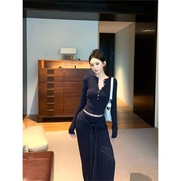 藏藍色辣妹半開領長袖T恤女秋冬休閑套裝綁帶包臀裙半身裙兩件套