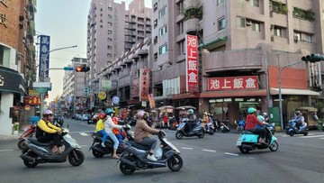 鳳新高中27地坪文市熱鬧透天店面¥｜高雄市鳳山區新強路