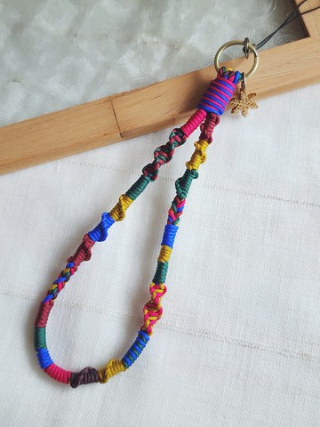 Paris*Le Bonheun。細繩的纏繞。編織手腕繩(復古調色盤)