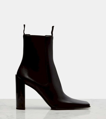Alaïa 90 leather Chelsea boots