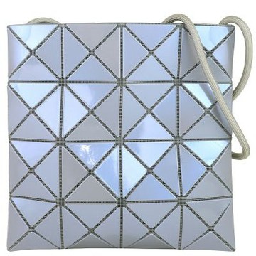 ISSEY MIYAKE 三宅一生 BAOBAO 珍珠灰藍色亮面三角格4x4肩背/斜背包