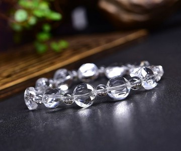 純天然白水晶刻面單圈手鏈 規格12MM 很顯膚色 上手很贊.